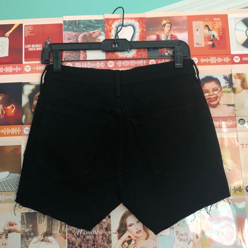 HIGH RISE BLACK SHORTS - Picture 2 of 3